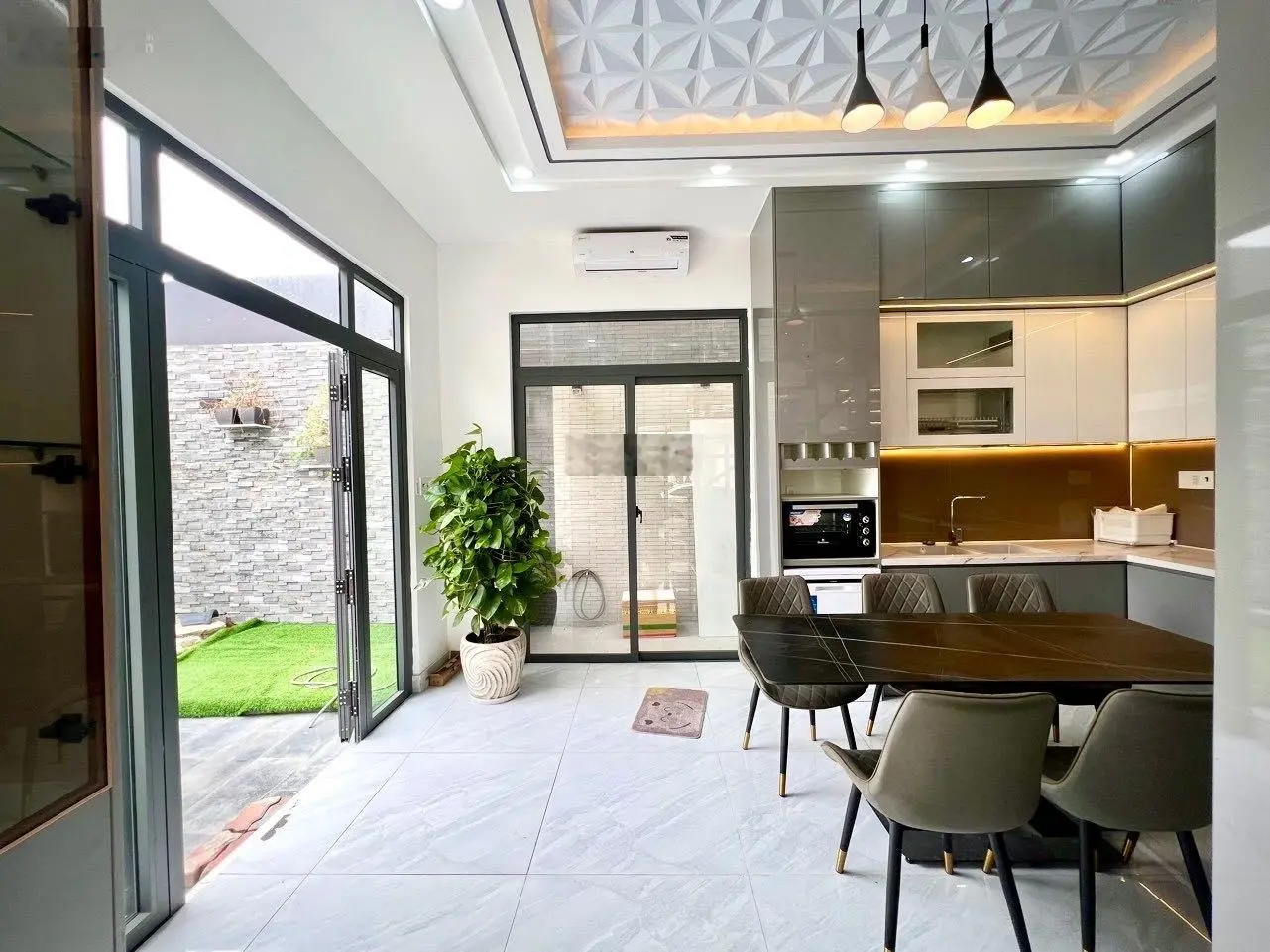 Bán nhà phố sân vườn 116,9m2 hoàn công 4 tầng full nội thất