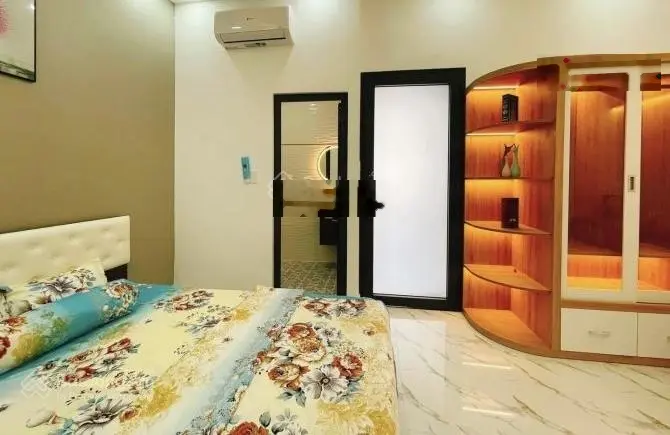 Bán gấp nhà Bàu Cát, Tân Bình, DT 45m2 - 3 phòng ngủ. Gần chợ Bà Hoa. Tặng nội thất