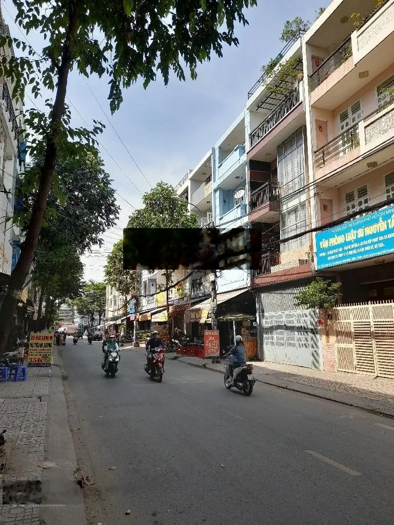 Nhà đẹp ở ngay, mặt tiền khu phân lô VIP Phạm Hùng 82m2, 5PN, đối diện công viên, SHR, HCĐ.