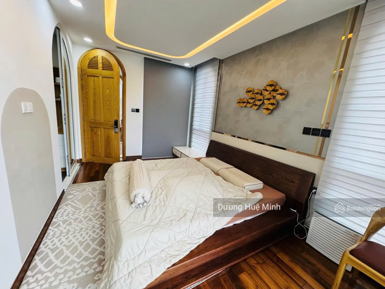 Bán biệt thự mặt tiền đường P. Linh Chiểu đối diện VinCom Thủ Đức, hoàn công đủ, nội thất cao cấp