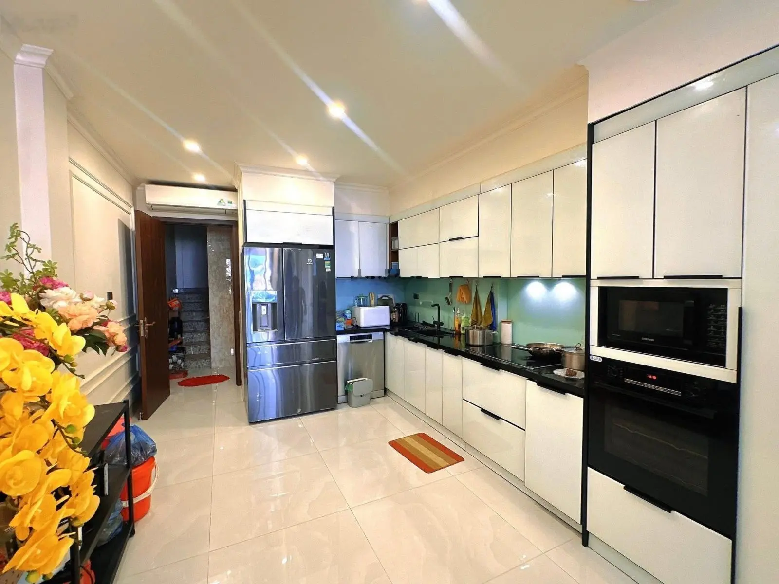 Mặt ngõ thái hà phân lô ôtô tránh 7 tầng thang máy , kinh doanh , 65m . giá 23 tỷ