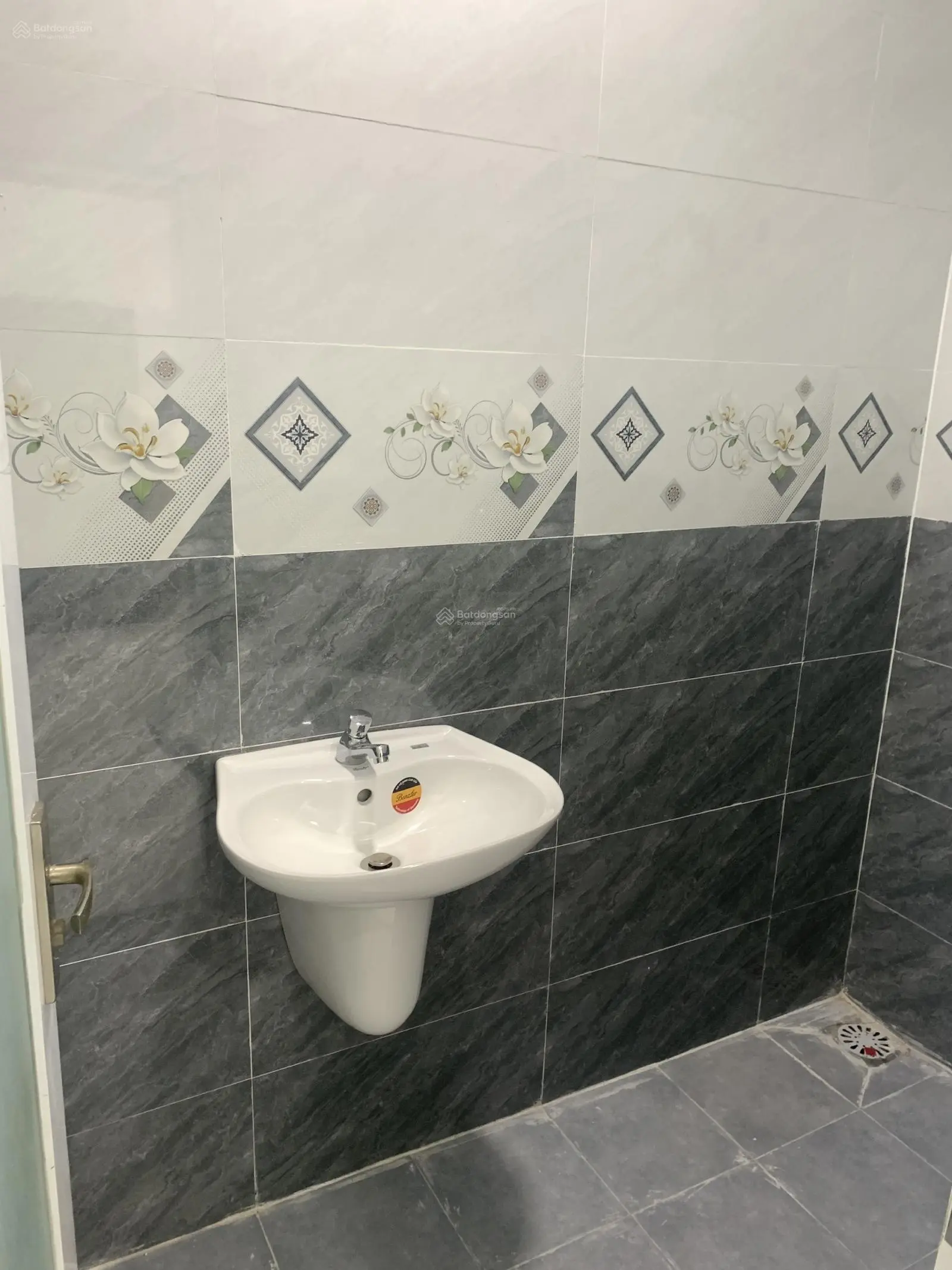 Bán nhà Hòn Nghê - gần trường Đại Học Thái Bình Dương - Nha Trang 1 tỷ 850 Nở hậu đường ô tô thông