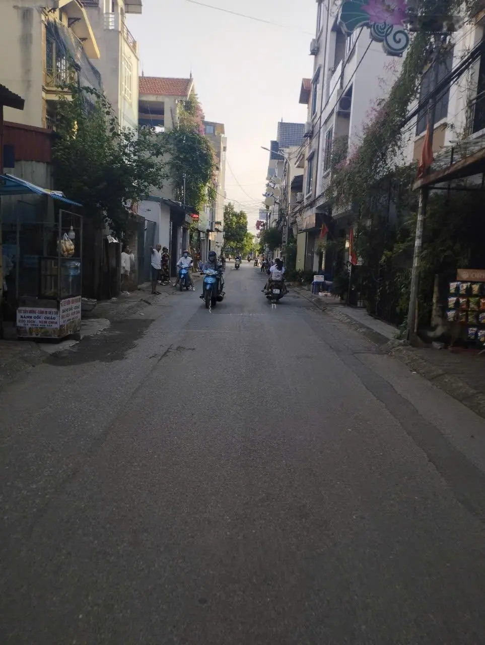 B.á.n nhà, thôn đìa, nam hồng, trục chính , kinh doanh buôn bán sầm uất