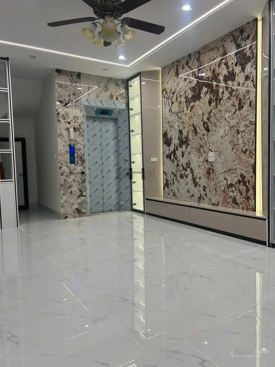 Chính chủ bán nhà 38 m2 xây 6 tầng thang máy full nội thất 8.5 tỷ