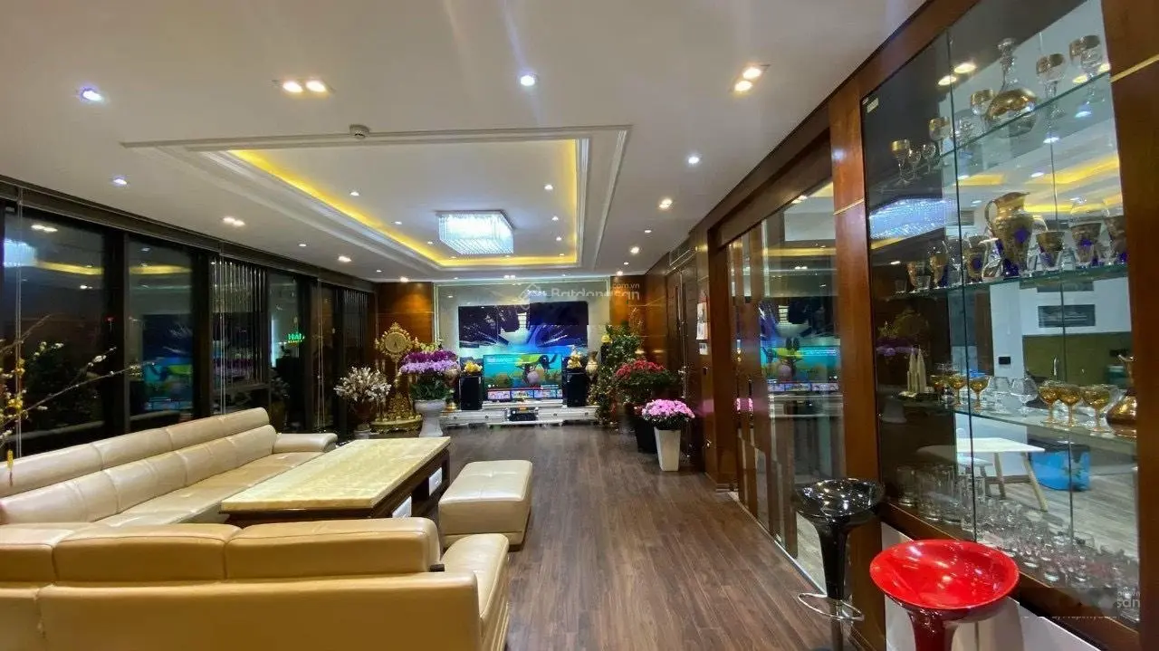 Bán căn chung cư duplex Yên Hòa Park View diện tích là 240m2, NT cơ bản nhà đẹp giá tốt 24 tỷ có TL