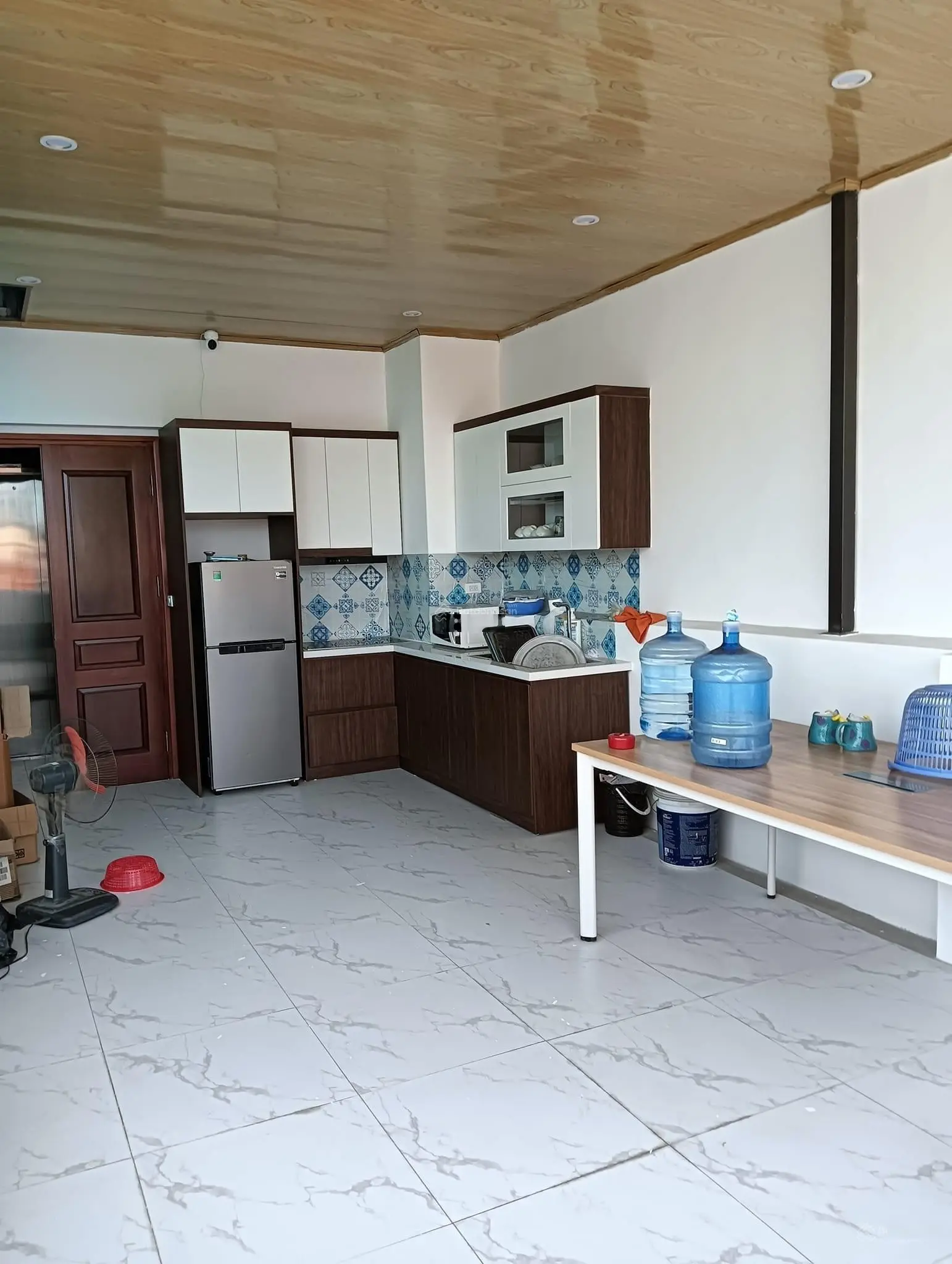 Bán nhà phố Phương Mai , quận đống đa,41 m2 x 5 tầng, Lô góc ,phân lô,ô tô đỗ cửa ,Giá 16.9 tỷ .