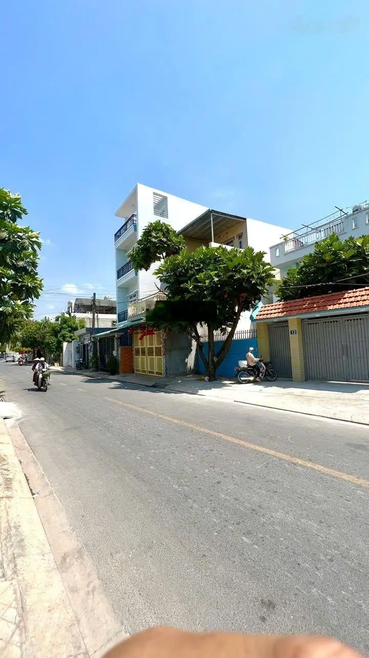 Nhà 2 lầu có hầm 206.8m2 mặt tiền đường Thạnh Lộc 31, Q. 12, giá chỉ 15.7 tỷ