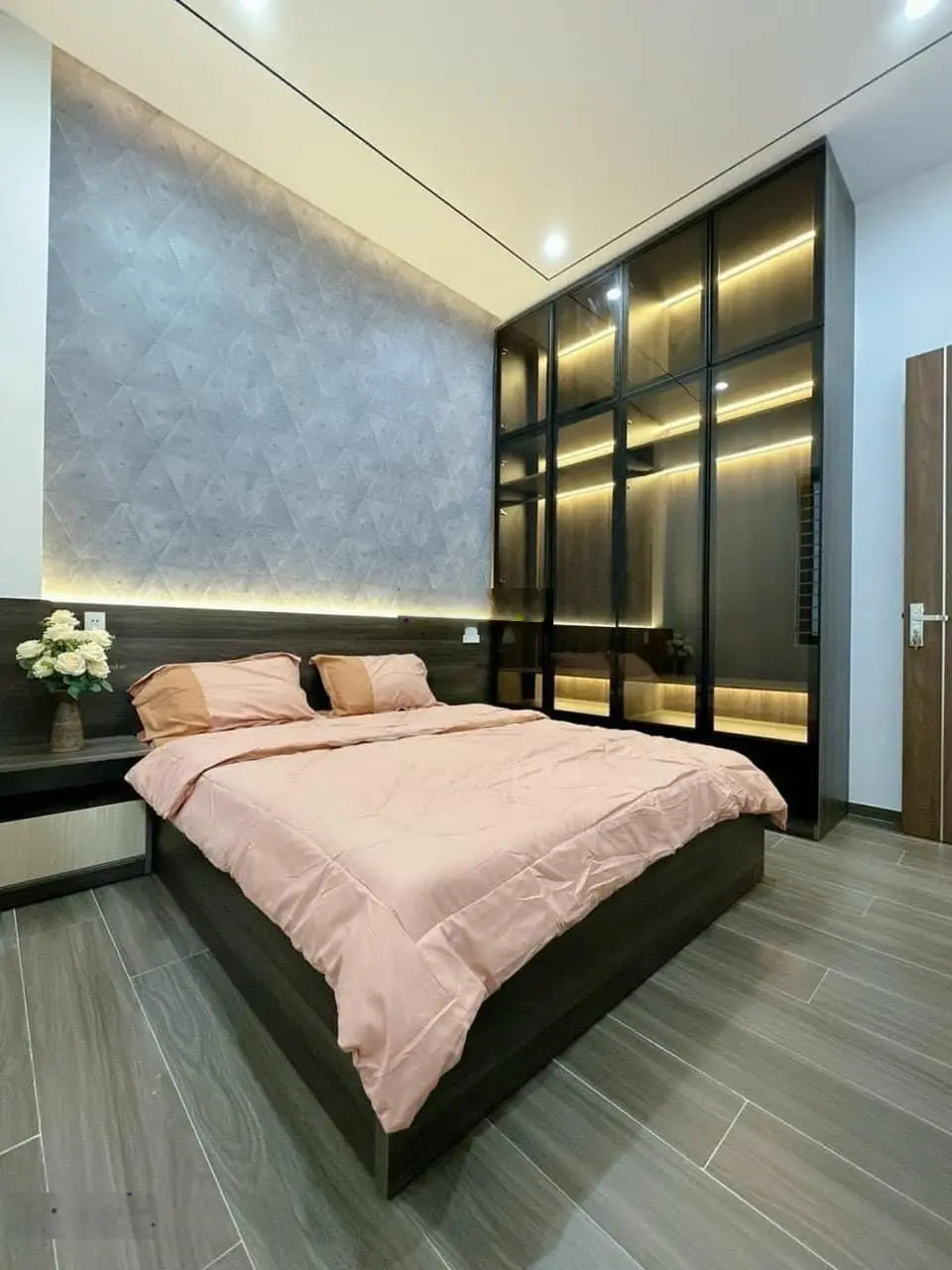 Giỏ hàng ngộp trong tháng 12! Bán nhà Hoàng Dư Khương, Q10 - 63m2. Sổ chính chủ