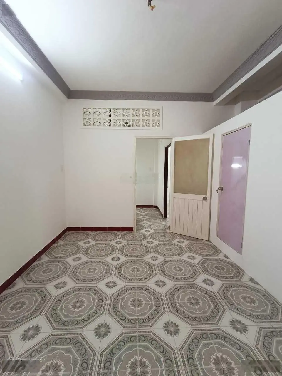 Cần bán gấp căn nhà Trần Quý , P4, Q11. Dt92,7m2, 4PN, 3WC, Giá 7.550tỷ. Sổ đỏ trao ngay