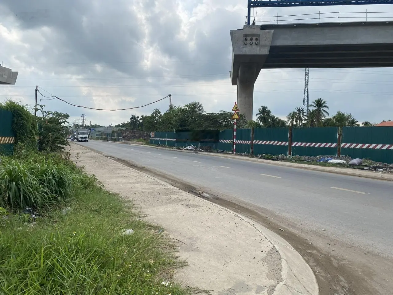 Nhà 3 tầng mới chưa ở cách nguyễn duy trinh vài bước ,đã hoàn công giá chỉ 4.3 tỷ.