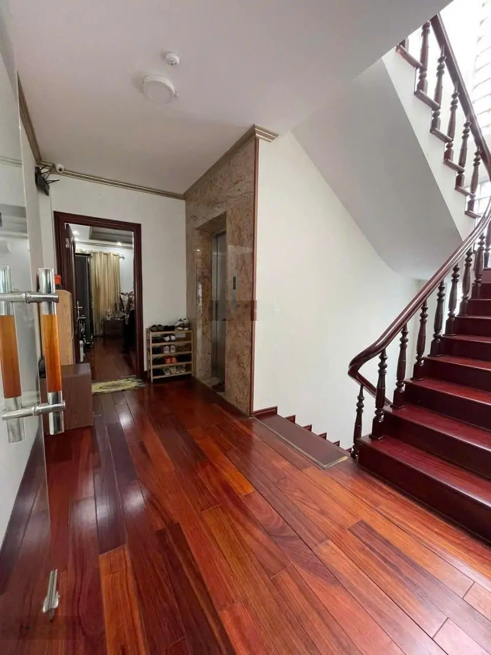Chính chủ Bán Nhà Phân Lô Thái Hà- ô tô đỗ cửa- Nhà cực đẹp- hai thoáng- sân rộng- 4 ngủ- Sổ đẹp