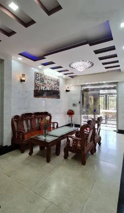 Bán nhà mặt tiền 4 tầng, diện tích : ngan 7 mét _ dài 20 giá 14 tỷ 900 thương lượng.