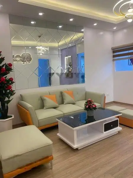Tôi bán gấp căn hộ 2 phòng ngủ tại CT4 Xa La, view biệt thự, giá 2,4 tỷ