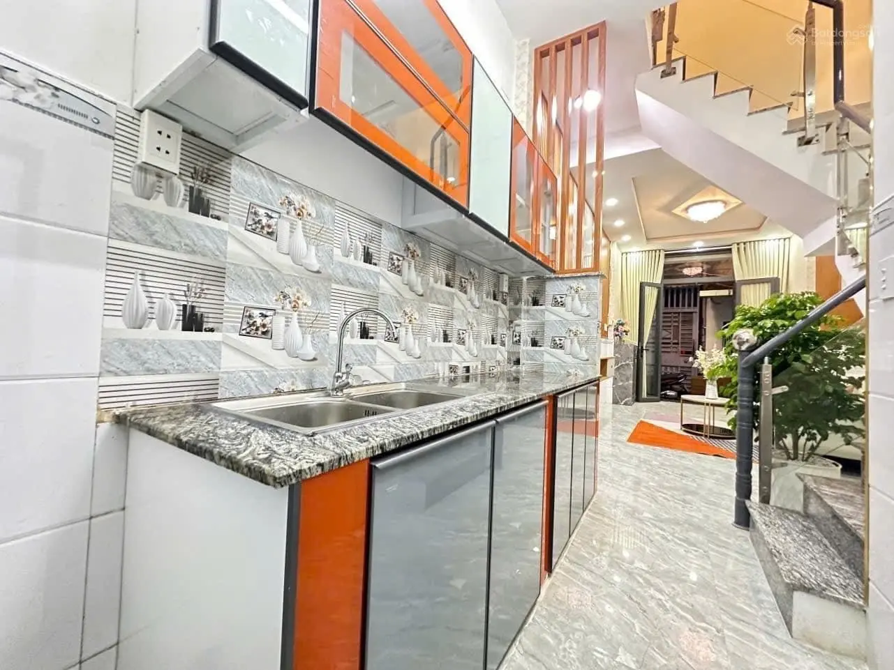 Bán nhà Kim Ngưu Hai Bà Trưng 39mx 4tầng ngõ thông, giá 8,25ty,oto đỗ cửa,gần Time City,Hinode
