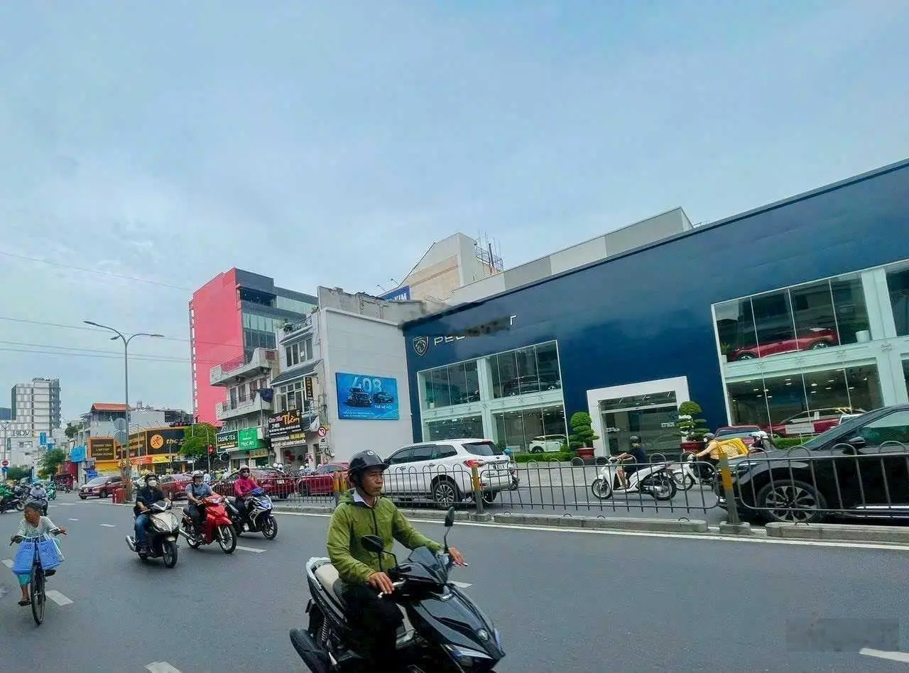 Bán nhà mặt tiền Song Hành, An Phú, Quận 2. DT: 15 x 20m. 4 TẦNG. HĐT 250tr/ tháng