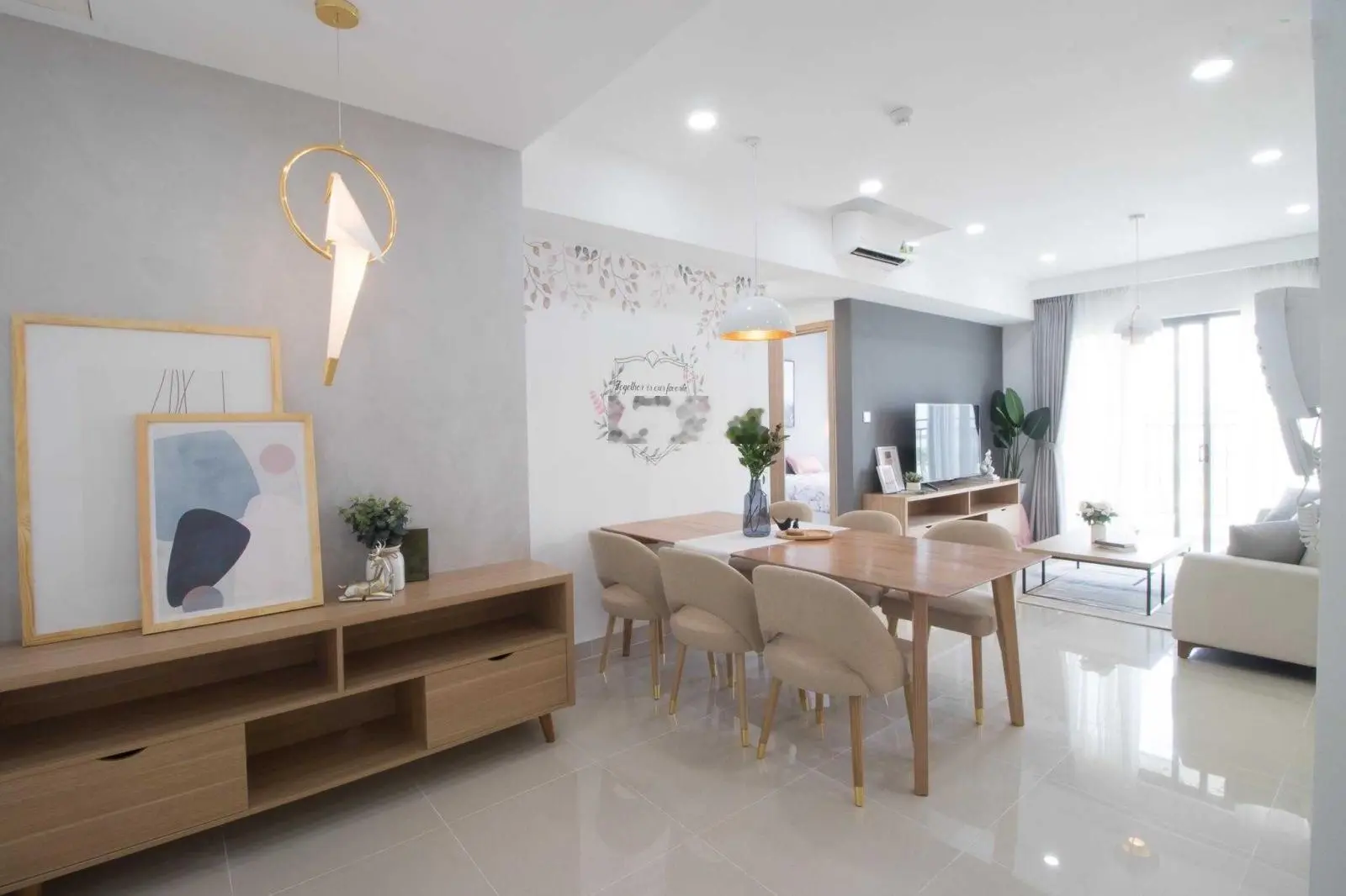 Gia đình cần bán gấp trong tháng căn hộ 3PN 109m2 Tháp trung tâm The Sun Avenue giá 5,7 tỷ