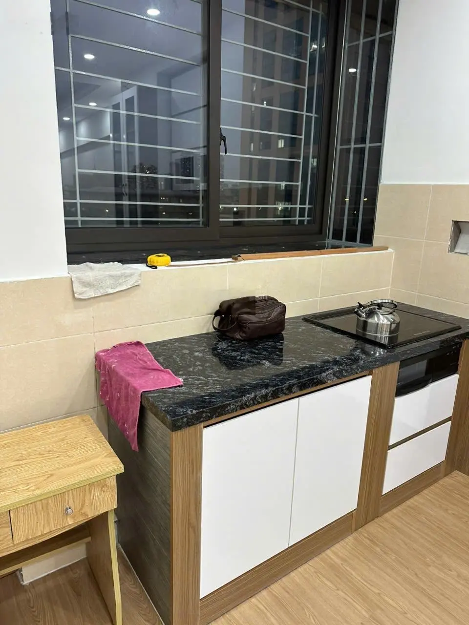 Chính chủ cần bán căn hộ KĐT Nam Trung Yên, nhà mới đẹp nội thất đầy đủ,chỉ việc ở.LH 0983 063 ***