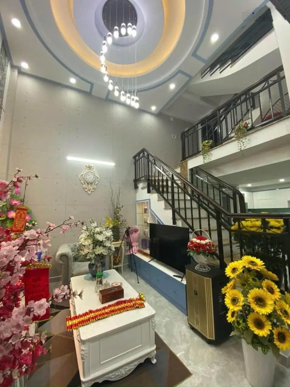 Villa giữa lòng gò vấp. nhà có dt ngang hơn 8m hàng hiếm. nhà mới 99%.