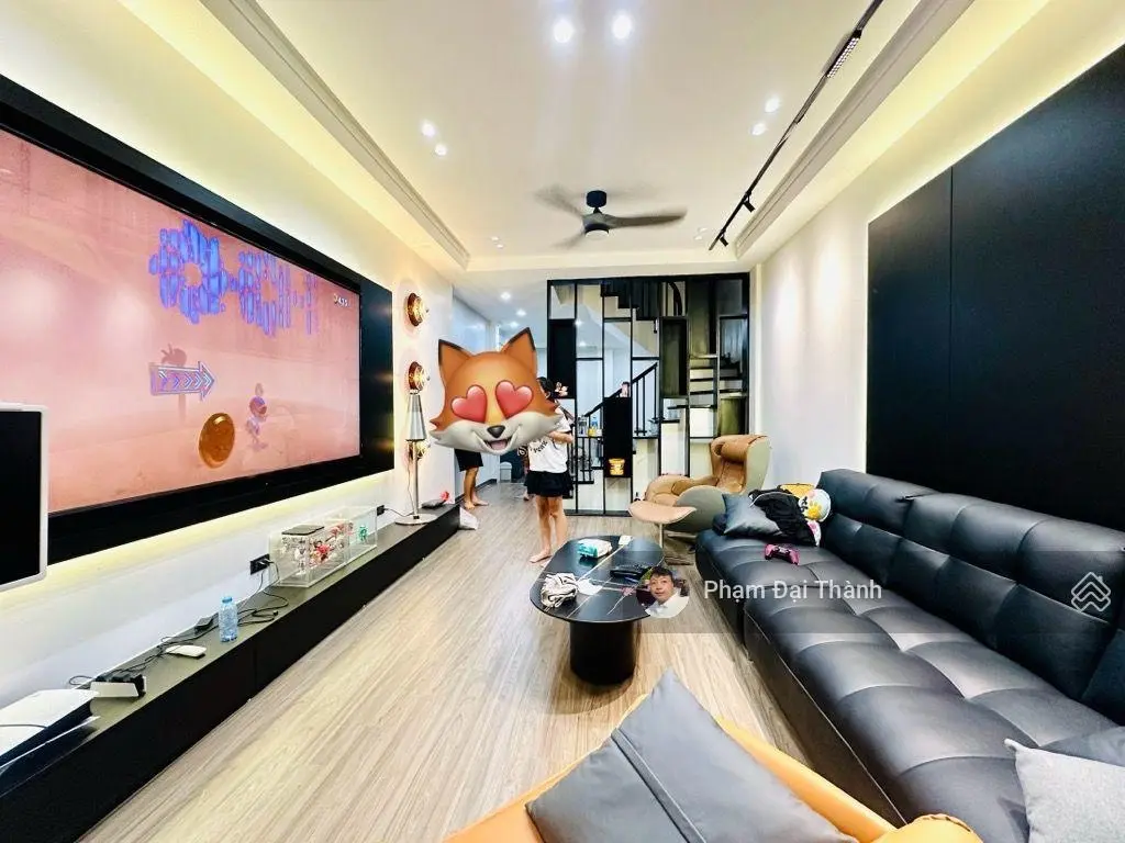 Bán gấp nhà 5 tầng Ngọc Lâm, DT 48M2, full nội thất tiền tỷ, ô tô vào nhà, giá chỉ 9.8 tỷ!