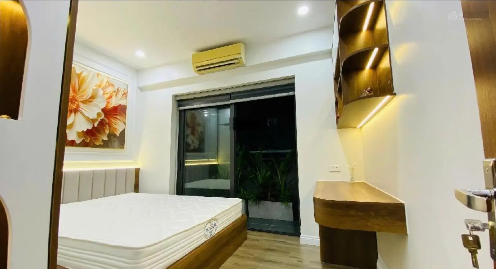 Bán chung cư B1 Hàm Nghi 107M2, 3PN , lô góc 2 thoáng, nội thất mới đẹp, ở ngay, giá 5,95 tỷ
