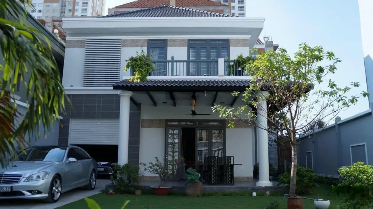Bán gấp góc 2 mặt tiền Nguyễn văn Thủ-Trần Doãn Khanh-DT: 21x18m-HĐT 350tr giá chỉ 120 tỷ TL