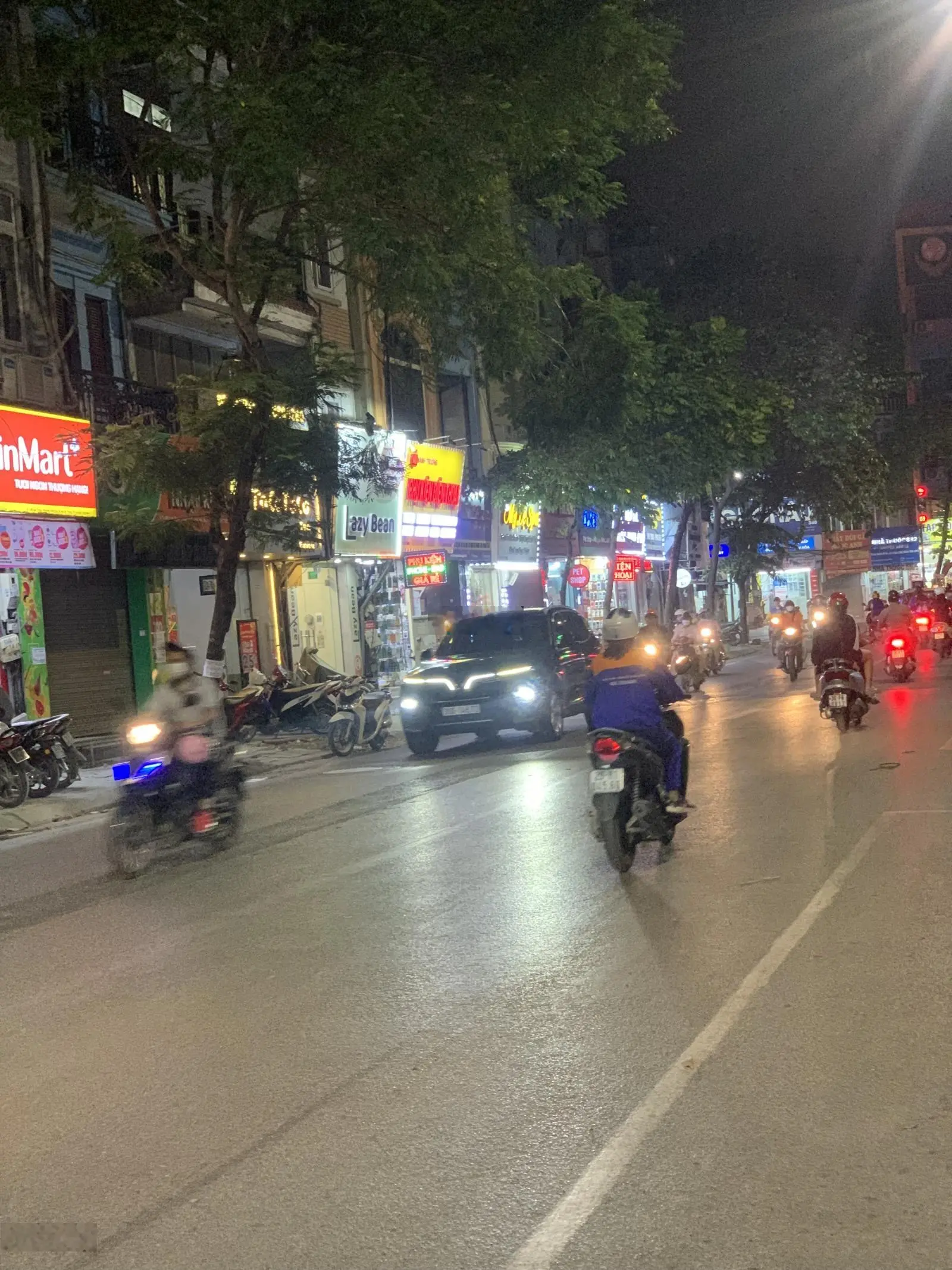 Vị trí đẹp nhất phố Lạc Trung - xây toà building 9 tầng thì hết ý!