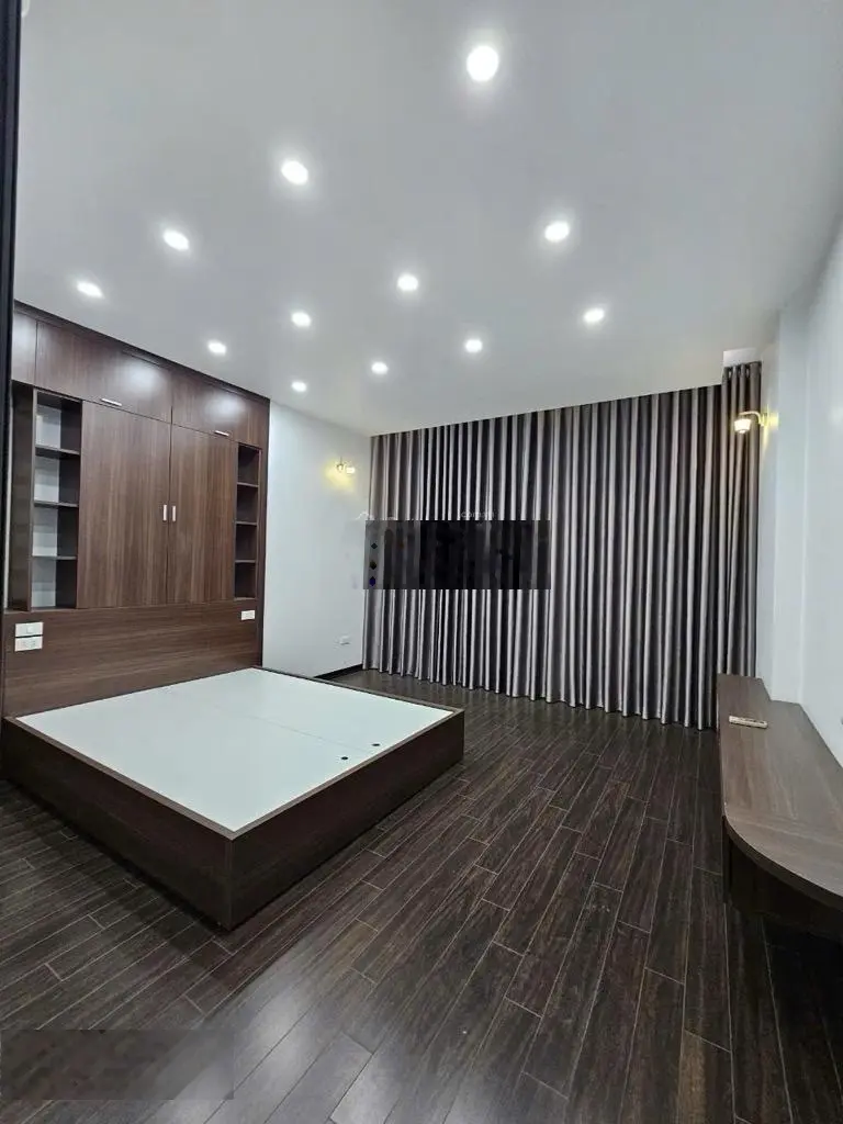 Nhà mới ngõ thông gara oto 7 chỗ vào nhà full nội thất dt 45 m x 6 tầng 9,2 tỷ