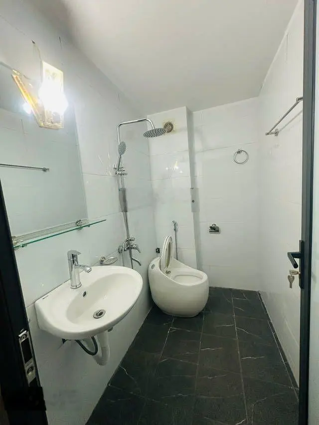Chỉ 6.6 tỷ, nhà phố Vạn Phúc - Hà Đông, 30m2, 5 tầng, mt 3.3m nhà mới koong, xách vali về ở