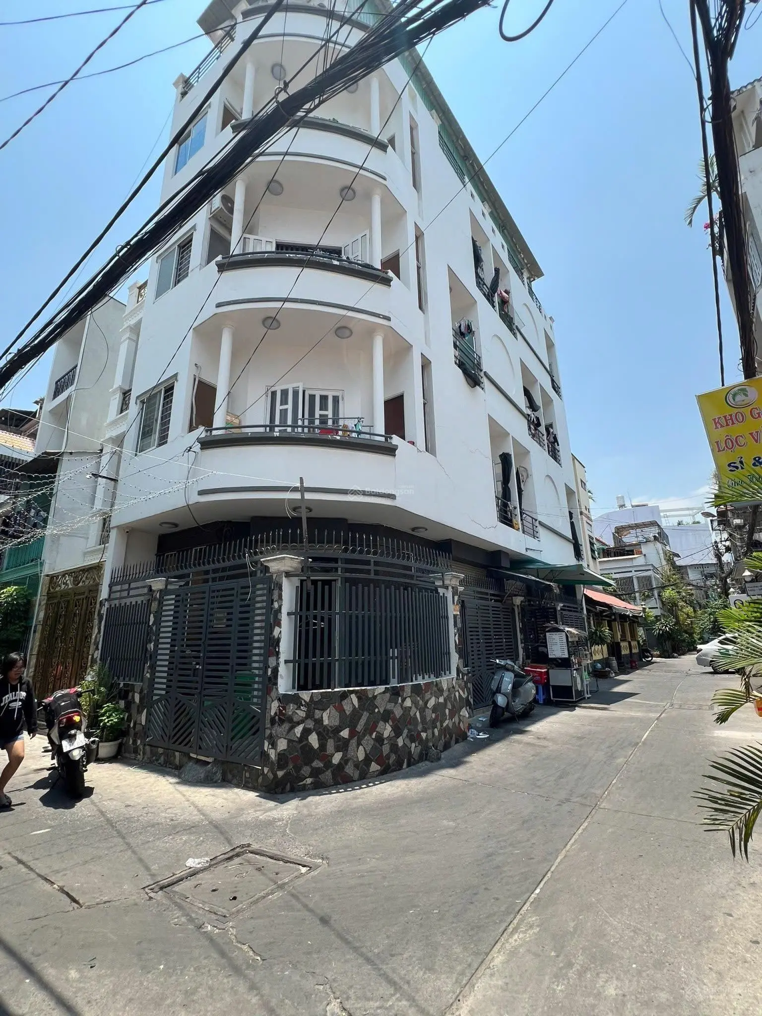 Cắt lỗ giảm sâu ! Bán nhà góc 2 MT hxh đường Phạm Văn Hai Q,TB. DT: 4,8x 15m - sẵn hđt 40tr/thg.