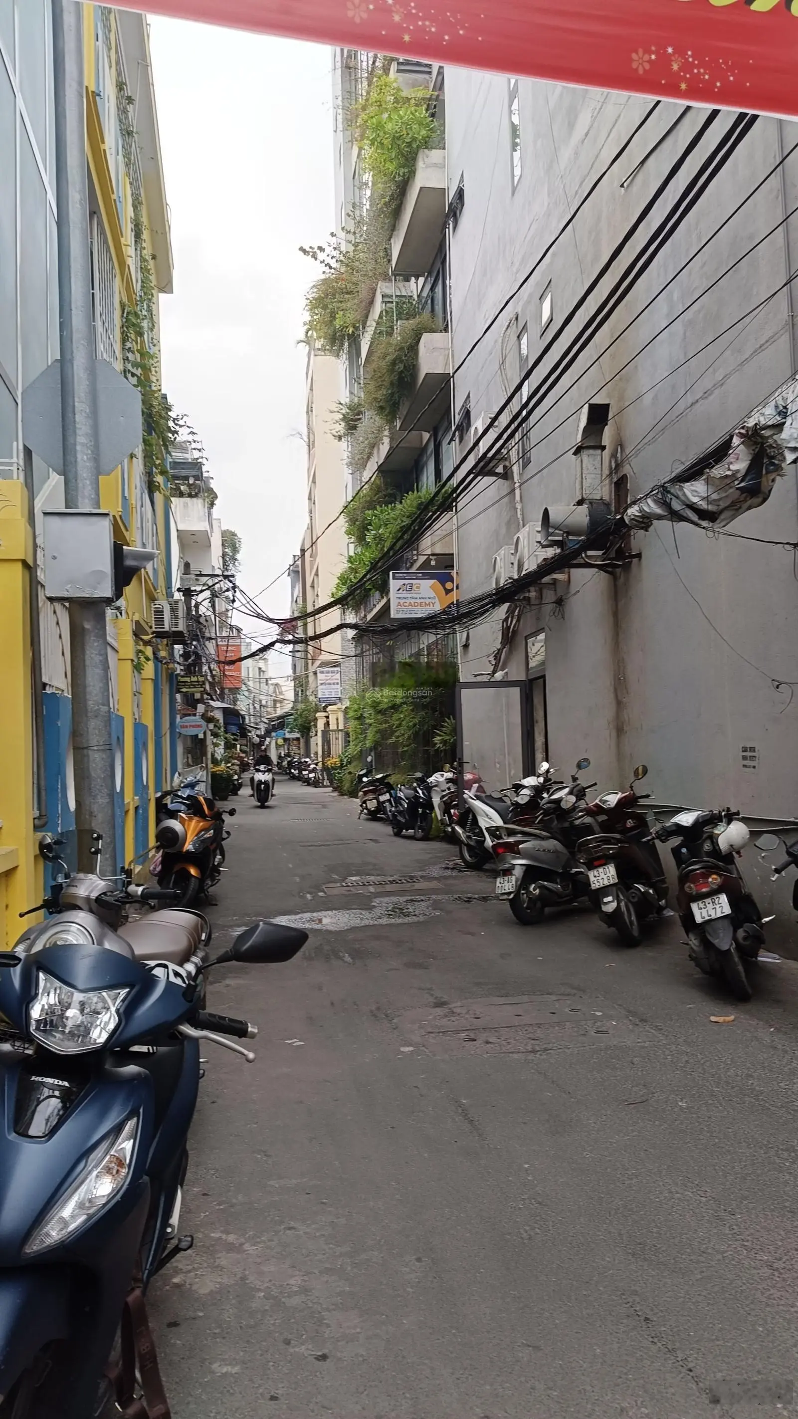 Sụp hầm nhà 3 tầng mới xây thiết kế hiện đạicách sân bay 500 đường Lê Đình Lý TT Hải Châu Đà Nẵng