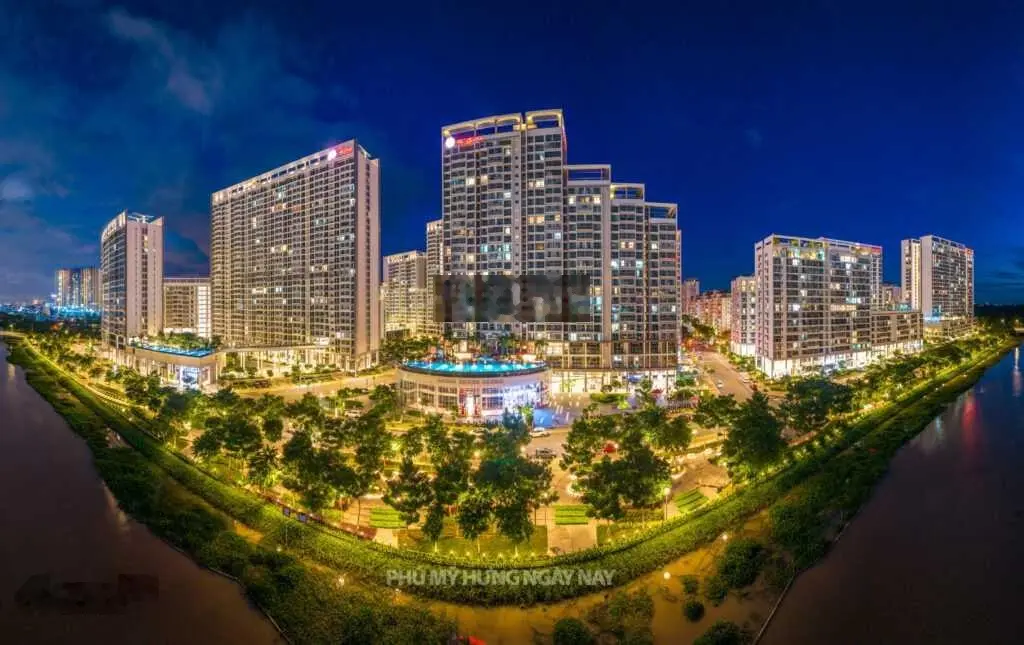 Bán căn hộ chung cư 3PN, DT 130 m2 tầng cao, view sông thoáng mát.
