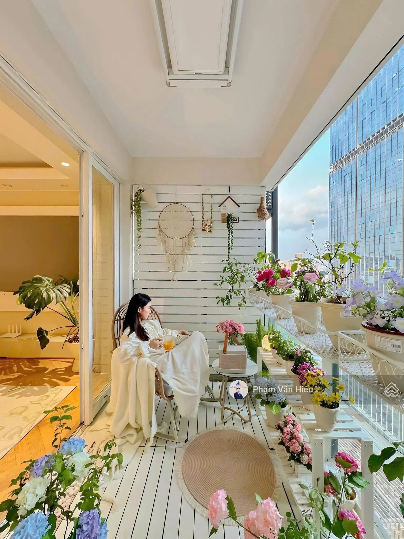 Bán căn góc 81m2 vip nhất 2 PN tầng cao view sông Hàn - Biển tại Vista Đà Nẵng, giá 3,x tỷ (full)