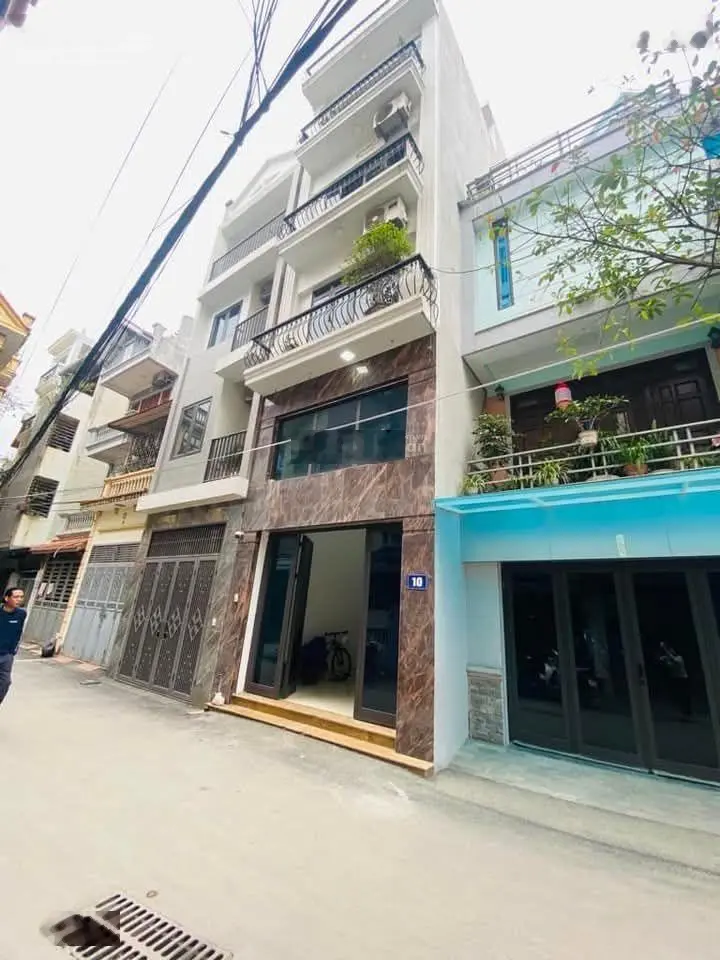 Bán nhà cực đẹp , hẻm xe tải tránh gần mặt tiền lạc long quân-(4,2x16m)-4tầng-chỉ 8tỷ x.