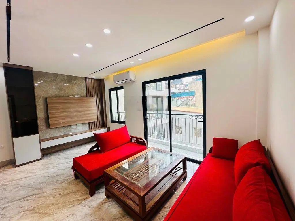 - Tôn Đức Thắng - Đống Đa - Vị trí cực đẹp - 7 tầng thang máy - Vài bước chân ra mặt phố