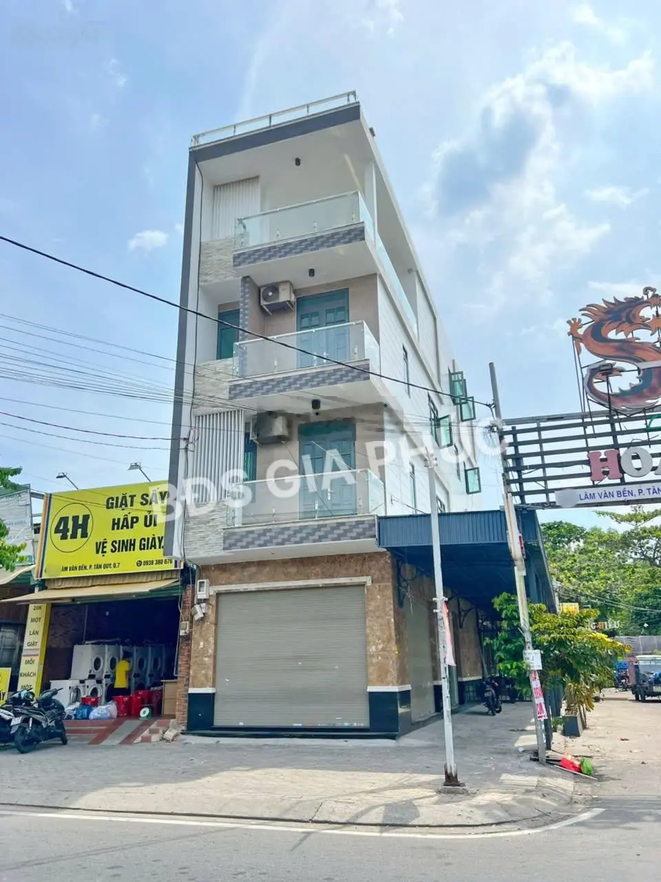 Bán nhà căn góc ngang 8 MT Lâm Văn Bền Q7 thích hợp làm VP, Kinh doanh với giá 33 tỷ (TL)