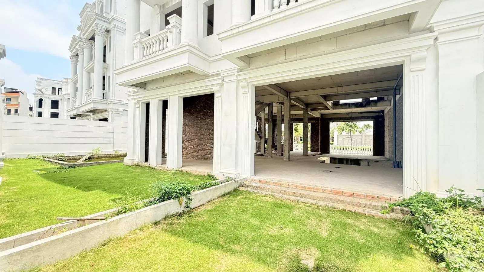Gia đình tôi cần bán gấp biệt thự him lam vĩnh tuy, view sân golf. 468m2 x 5tầng - giá 235tỷ.