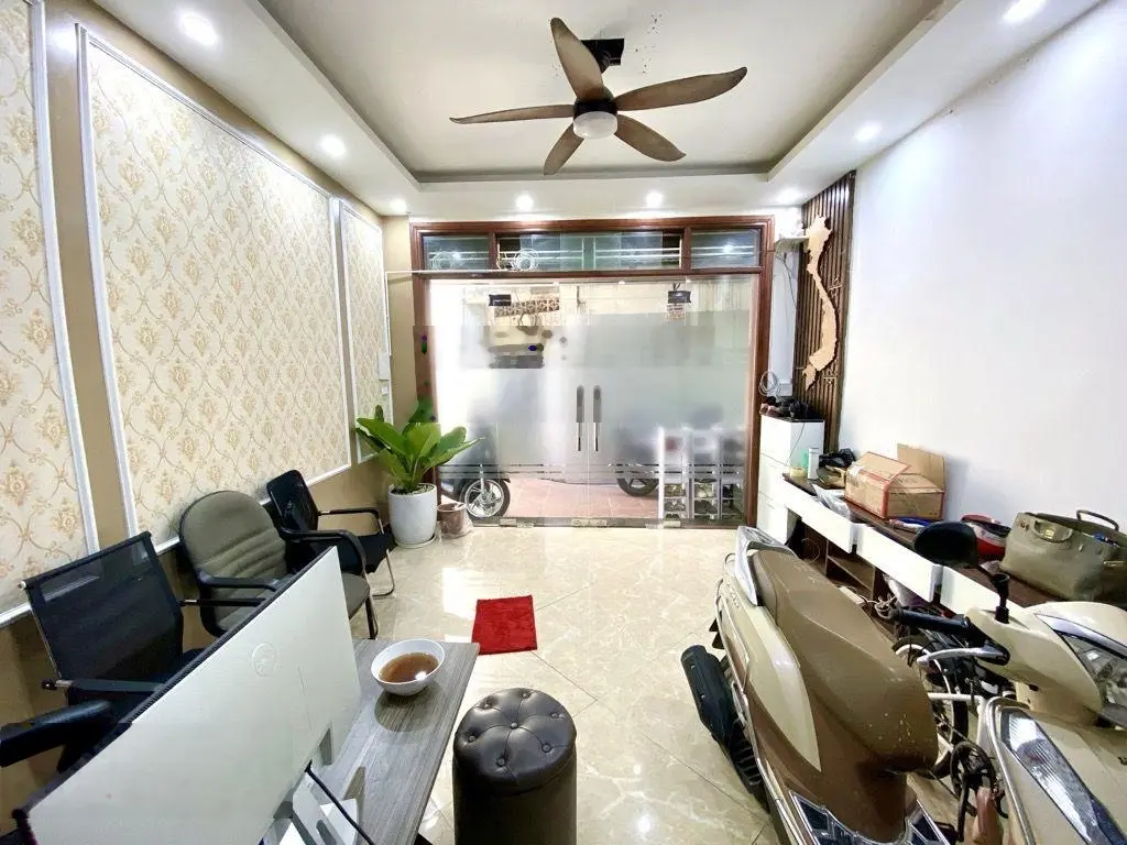Nhà đẹp phố tây sơn - 3thoáng - 5tầng - gần ôtô - nhỉnh 8 tỷ