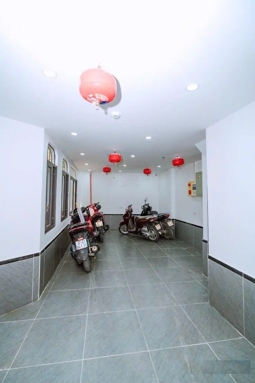 Cực hiếm, đầu tư dòng tiền khủng, tòa CCMN, căn hộ DV, phố Dịch Vọng, thang máy, 68m2 nhỉnh 15 tỷ