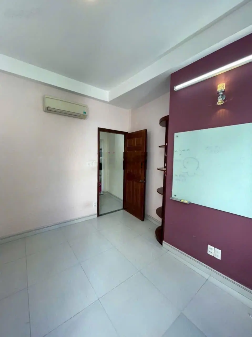Bán nhà P13, Q10 DT sàn 95,6m2 DT 3,35 m2 x 9m2, nở hậu 4,2m 1 trệt, 2 lầu, 4PN 3WC, giá 5.5 tỷ sổ