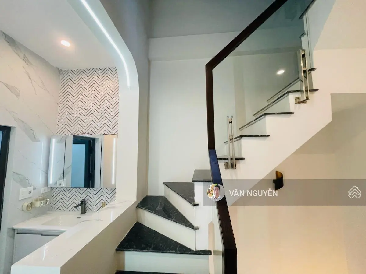 Nguyễn Trãi, xây mới tinh, 68m2 4,5 tầng, mt 4,3m, ôtô cách 10m, nhà thoáng sau vĩnh viễn, 3 thoáng