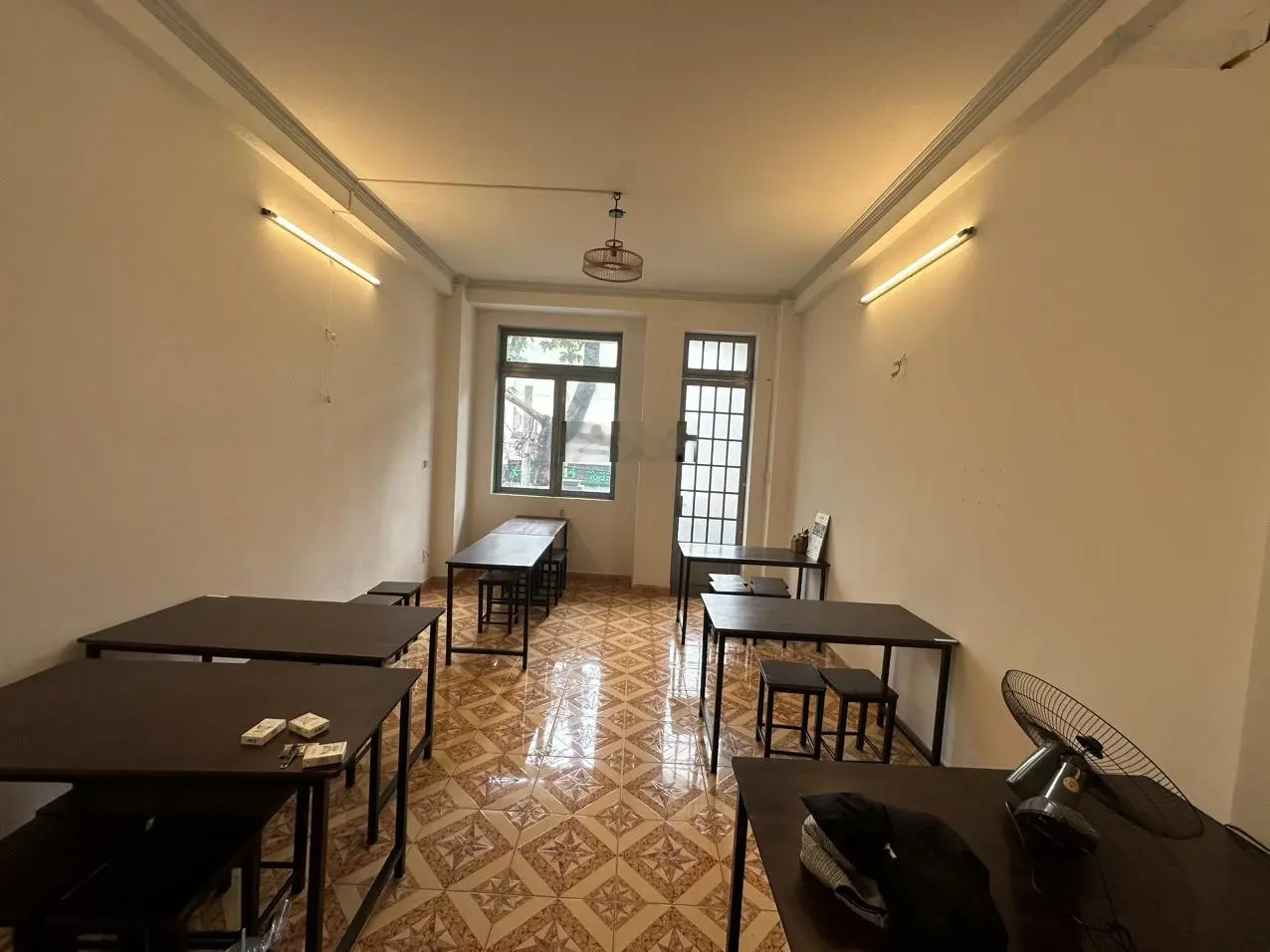 Bán nhà phố mặt tiền kinh doanh Nguyễn Gia Trí (D2), (4x20m) vuông vức, 4T 8PN. Cho thuê 39tr/tháng