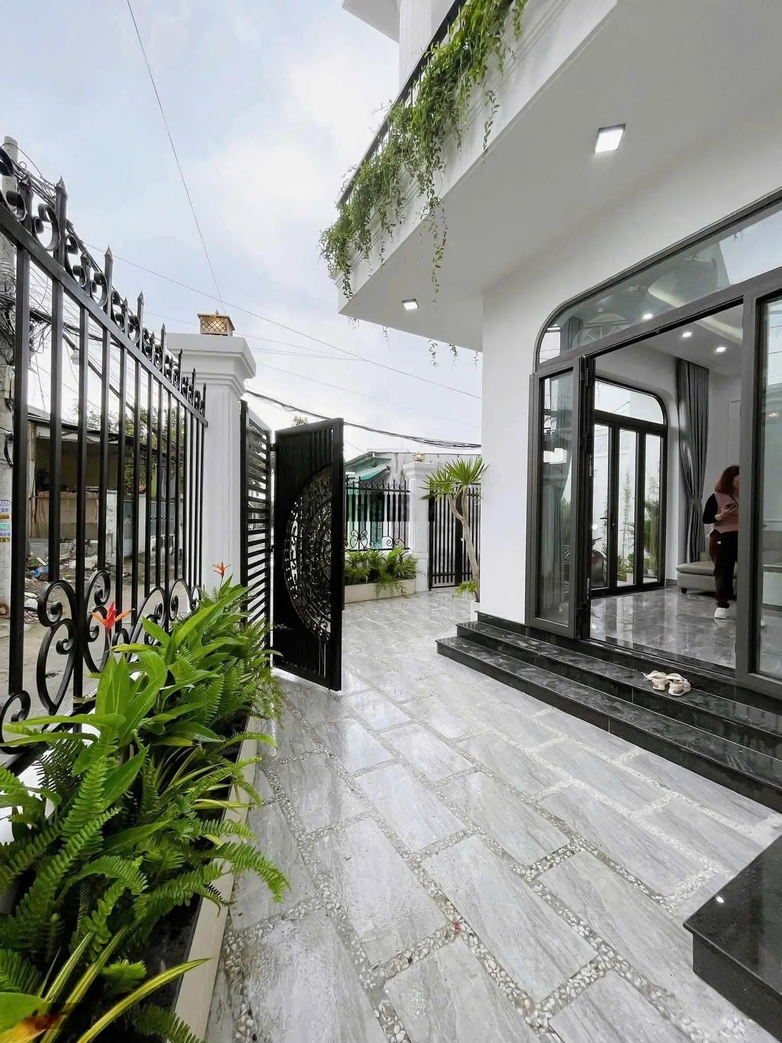 Cần bán biệt thự 2 mặt tiền kiệt gần trường Duy Tân, diện tích lớn 107m2, giá nhỉnh 4 tỷ