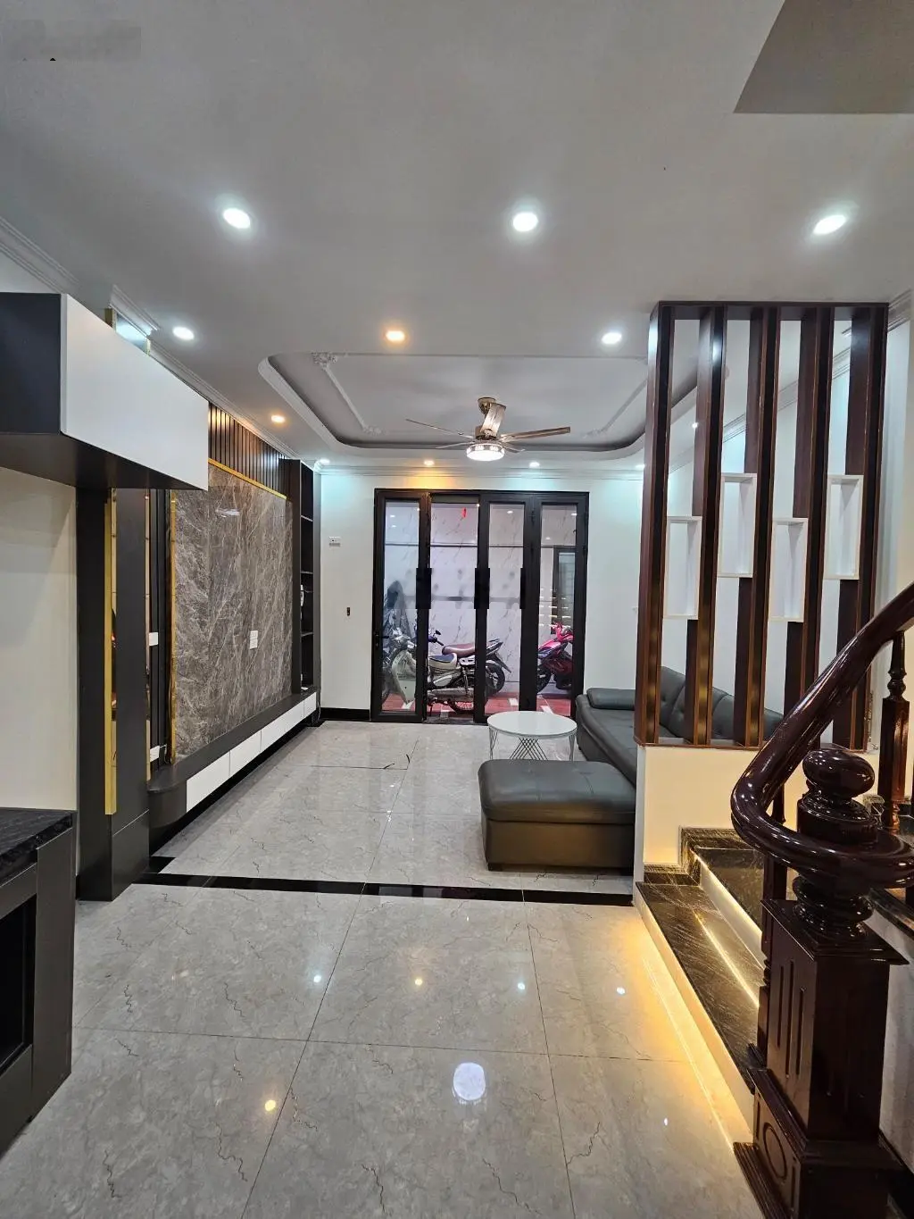 Bán nhà thượng thanh,32m_mt4m,3ngu,phun nội thất,ô tô đỗ cổng,5xty