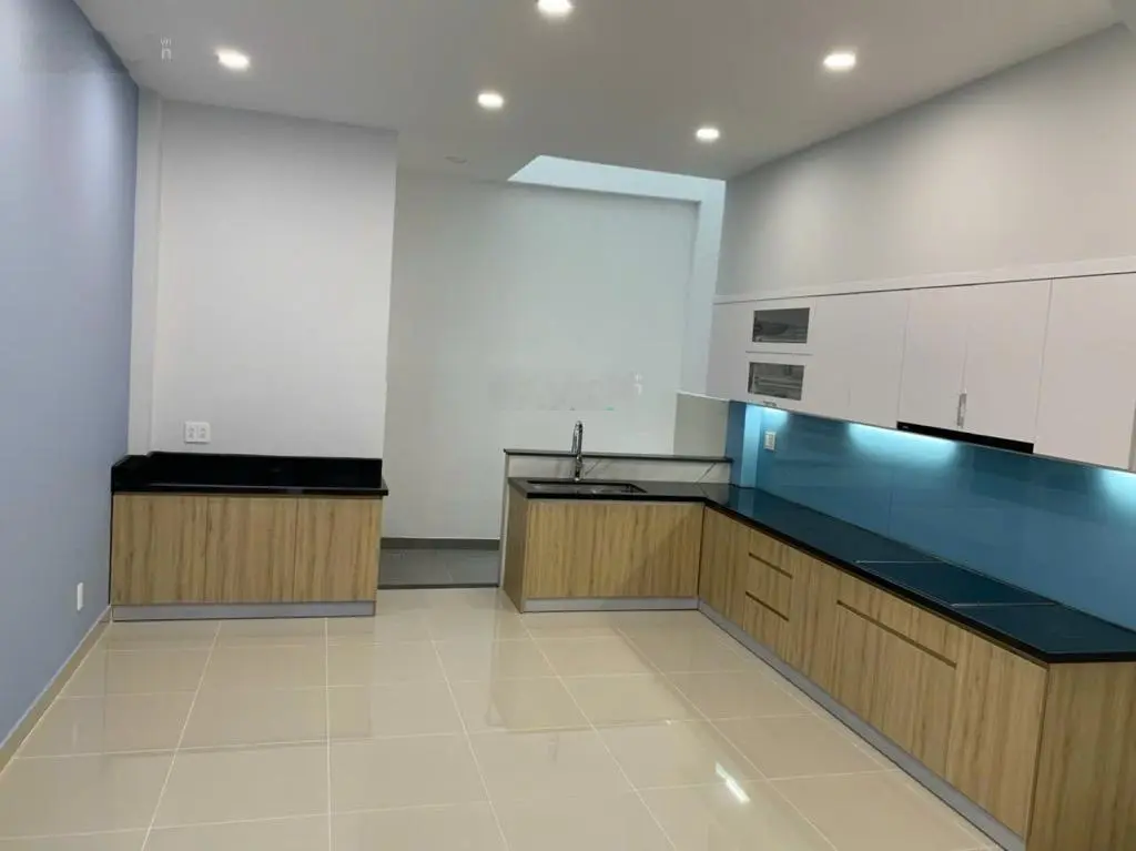 Bán nhà 3 tầng, hxh, 4,6x19m, hoàng diệu 2, linh trung, thủ đức, nhỉnh 8 tỷ