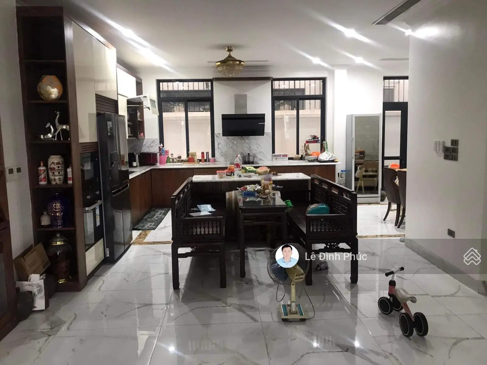 Biệt thự liền kề, 120m2, 2 mặt tiền 5m, vỉa hè, 3 ô tô tránh, 3 bước ra hồ, 28 tỷ