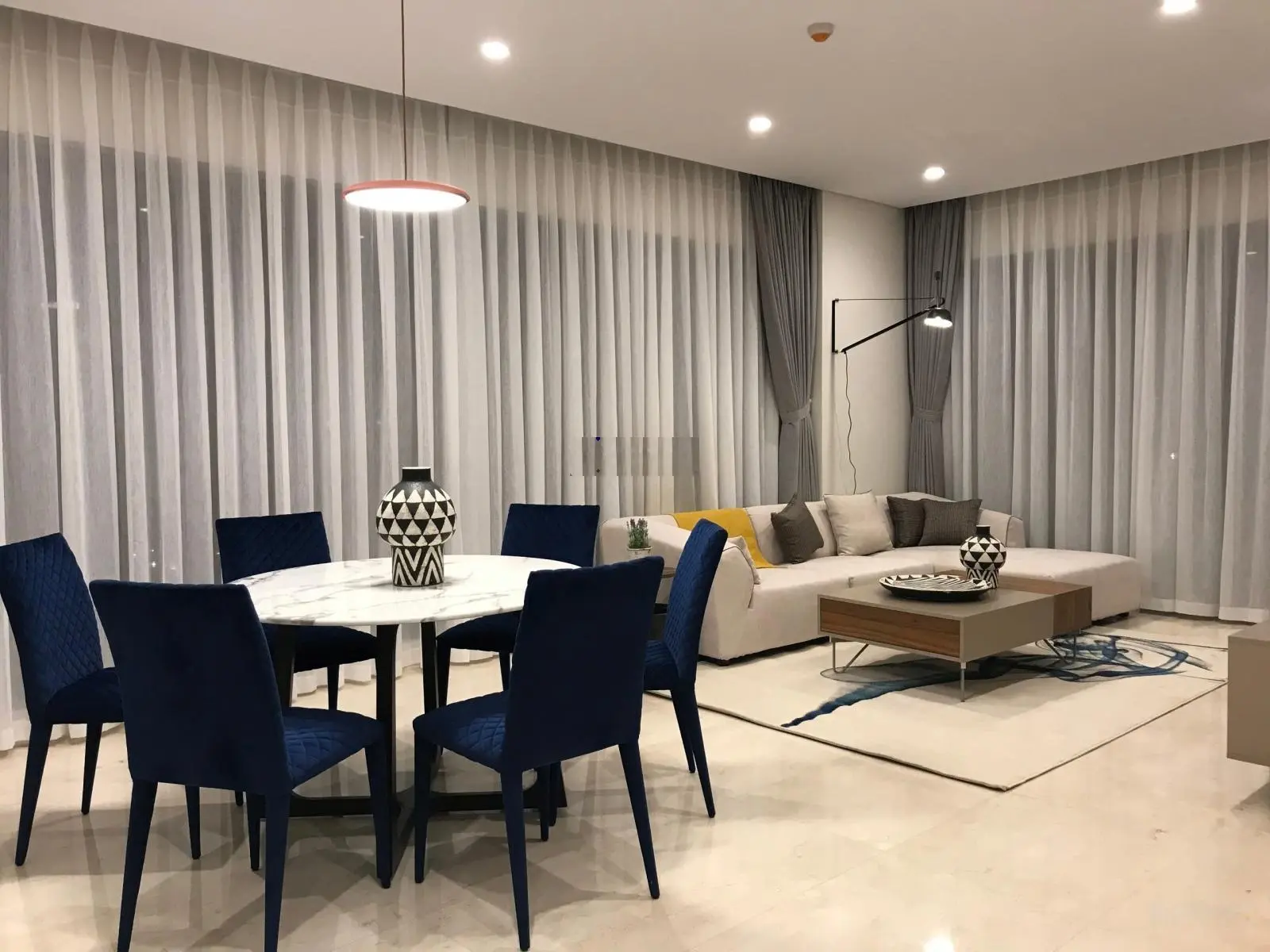 Bán căn hộ sân vườn 3PN tại Đảo Kim Cương. Tổng diện tích nhà và vườn 187m2. Giá bán chỉ 16.5 tỷ,