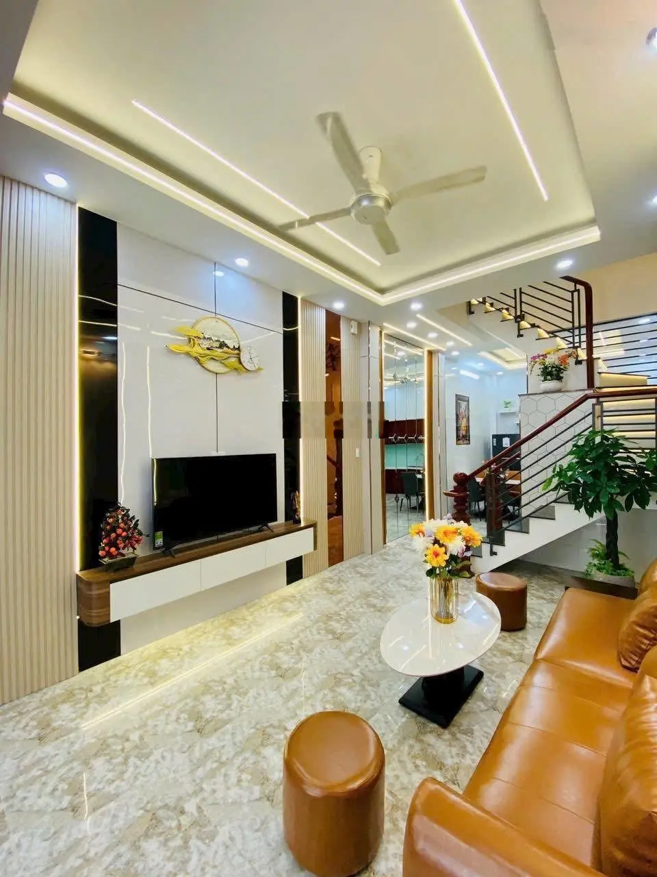Bán nhà cạnh chợ Hóc Môn - Trưng Nữ Vương, Thị Trấn Hóc Môn / 72.5m2 / Giá 2 Tỷ 180 (Sổ Hồng Riêng)
