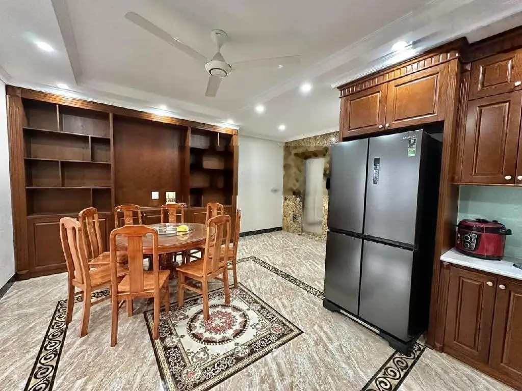 Mặt ngõ ô tô thông, 2 oto vào nha - 7 tầng thang máy - nhà đẹp nội thất xịn - 3 bước hồ điều hòa.
