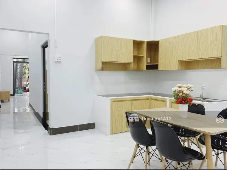 Bán nhà, Thị trấn Hóc Môn, 4,2x14=72m2, trệt lầu, hoàn công đủ, sổ riêng, giá 2,15 tỷ
