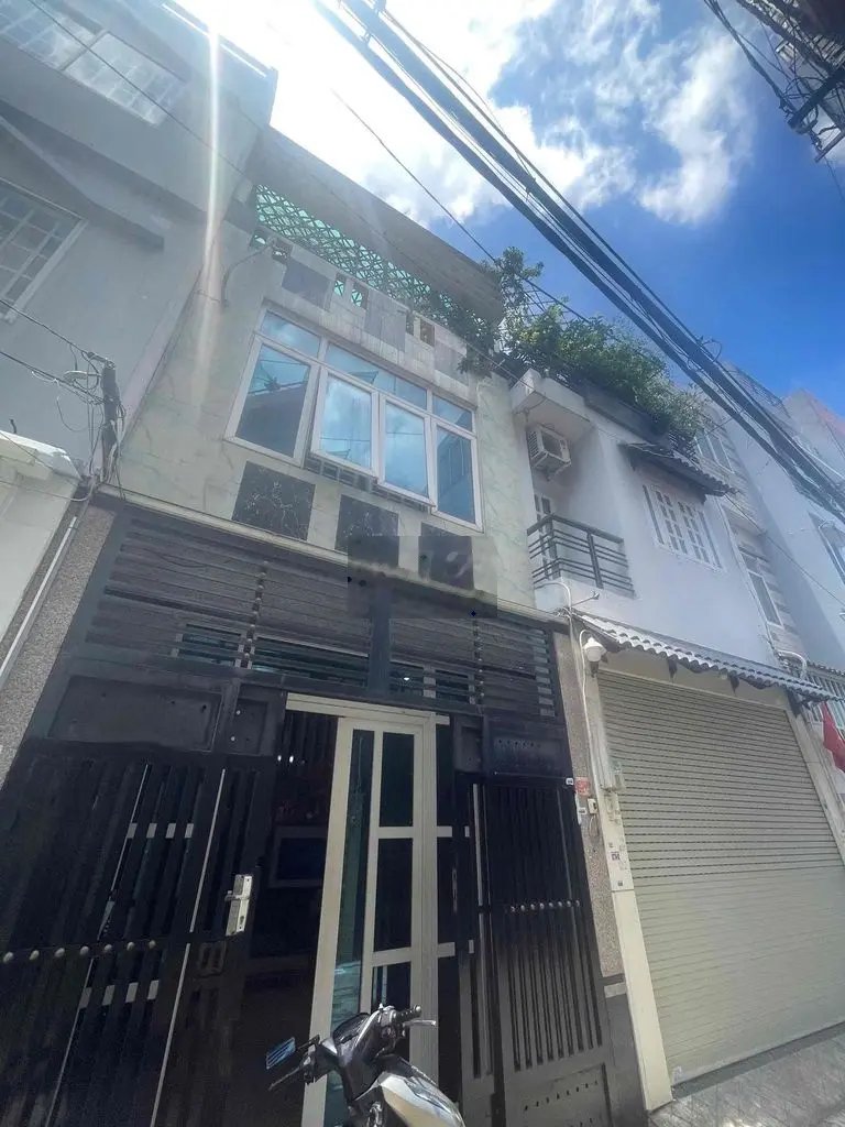 Hẻm hơn 4m Lưu Chí Hiếu 4x9,5m 3 tầng